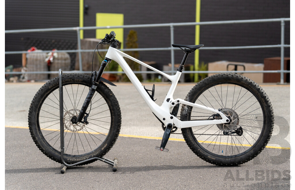 scott 18-speed bicycle Scott Spark 820 18 Speed Mountain - Lot 1610836