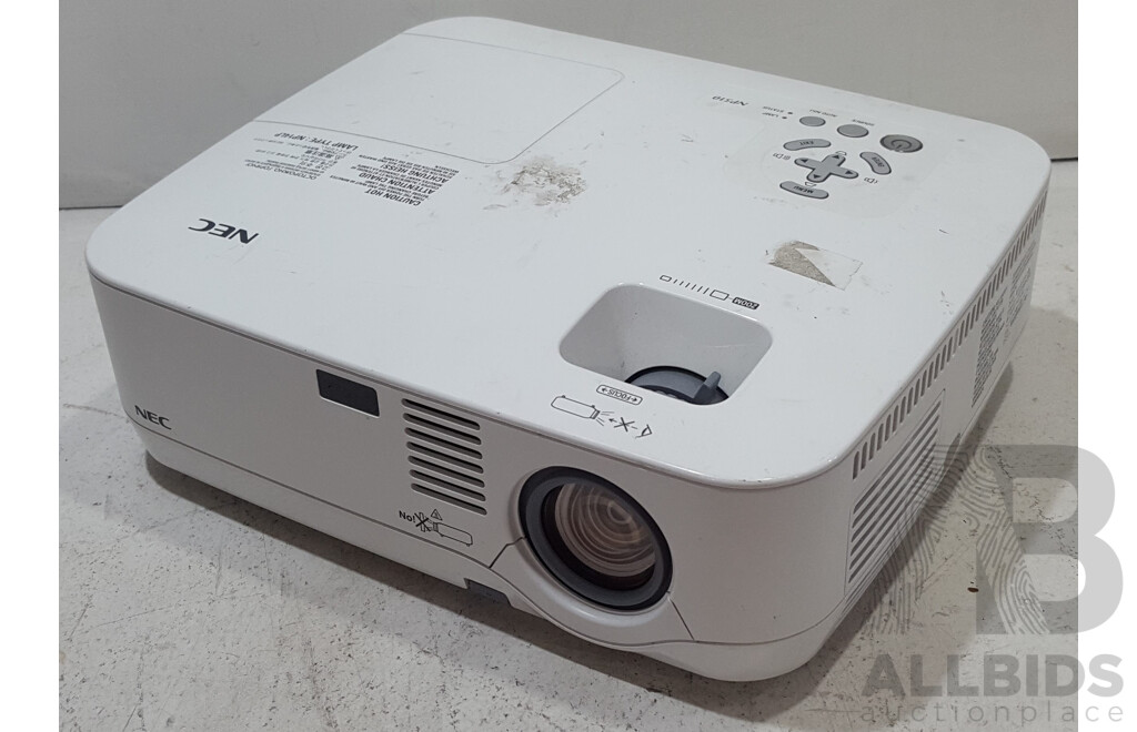 NEC (NP510) XGA 3LCD Projector