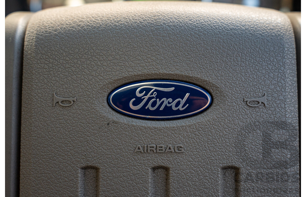 10/2008 Ford F250 XLT Lariat (4x4) RN Crew Cab P/Up Oxford White Twin Turbo Diesel - Powerstroke V8 6.4L