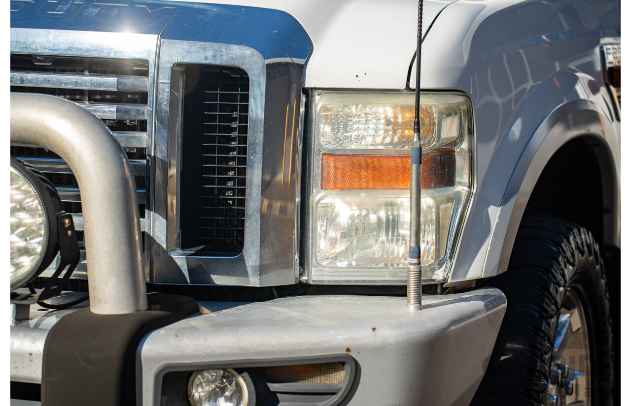 10/2008 Ford F250 XLT Lariat (4x4) RN Crew Cab P/Up Oxford White Twin Turbo Diesel - Powerstroke V8 6.4L