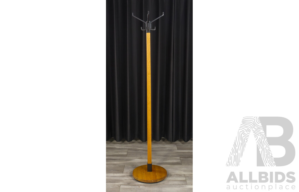 Ex-governmental Maple Coat Rack