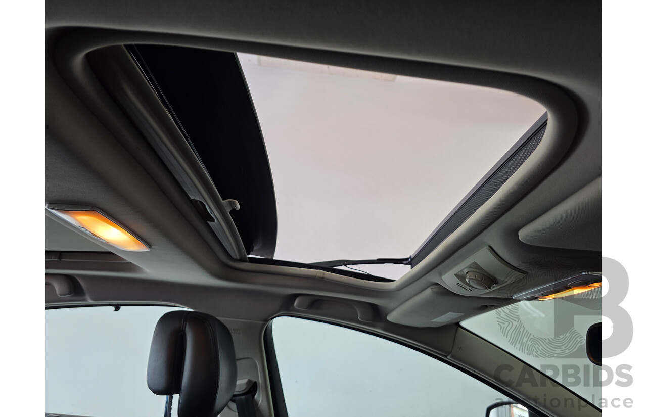 5/2012 Renault Latitude 2.0 dCi LUXE X43 4d Sedan White Turbo Diesel 2.0L