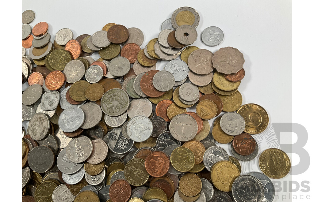 Collection of International Coins Including Thailand, Slovenia, Euro, Netherlands, Romania, New Zealand, India and More - Approximately 2.1 Kilograms