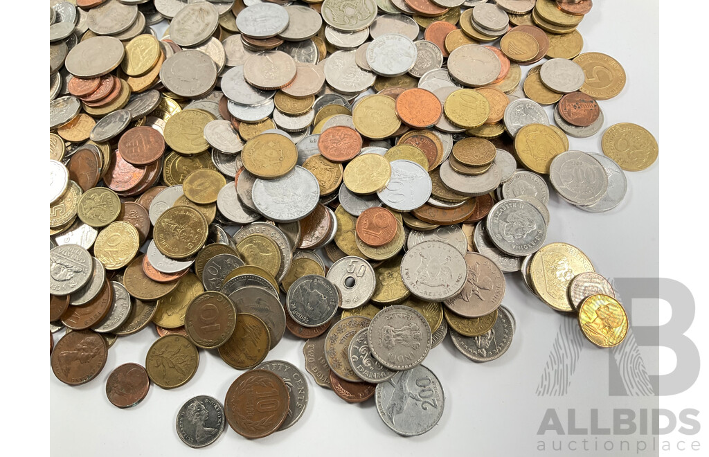 Collection of International Coins Including Thailand, Slovenia, Euro, Netherlands, Romania, New Zealand, India and More - Approximately 2.1 Kilograms