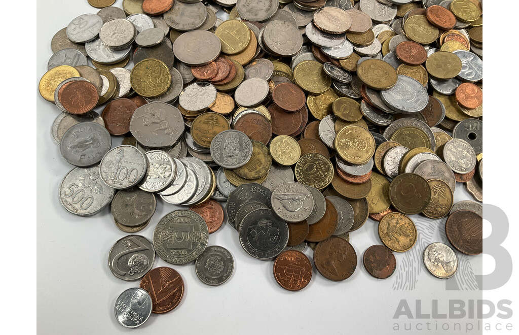 Collection of International Coins Including Thailand, Slovenia, Euro, Netherlands, Romania, New Zealand, India and More - Approximately 2.1 Kilograms