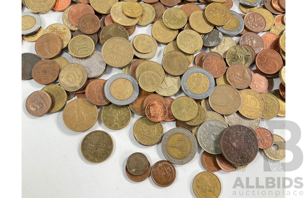 Collection of International Coins Including United Kingdom, Guatemala, Singapore, Spain, Euro, Kenya and More - Approximately 1.7 Kilograms