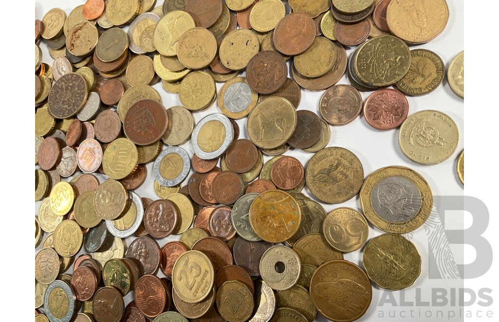 Collection of International Coins Including United Kingdom, Guatemala, Singapore, Spain, Euro, Kenya and More - Approximately 1.7 Kilograms