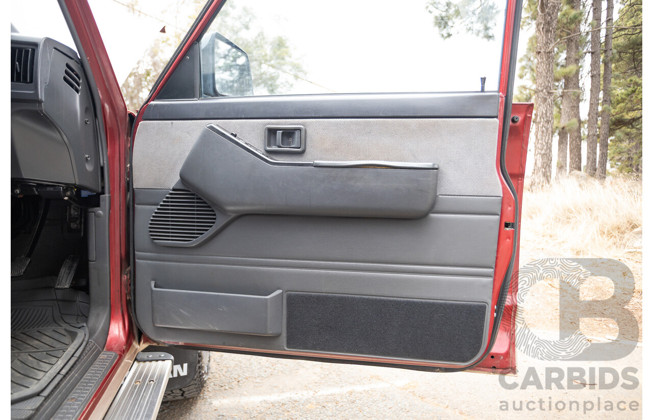 10/1994 Nissan Patrol ST SWB Series 2 (4x4) KY60 GQ 2d Hardtop Big Red / Desert Sand 4.2L