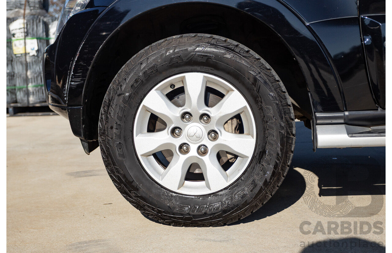 9/2010 Mitsubishi Pajero Platinum Edition NT MY10 4d Wagon Pearl Black Turbo Diesel 3.2L - 7 Seats