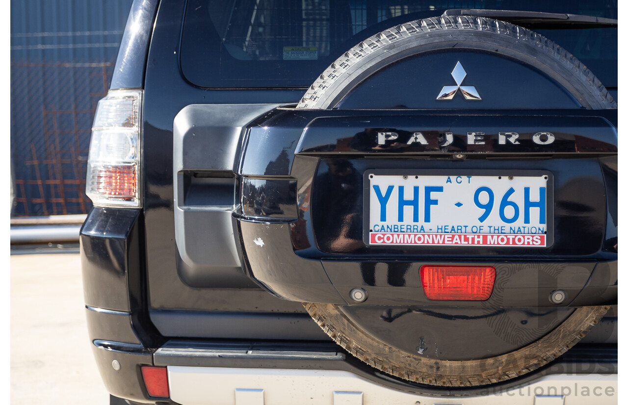 9/2010 Mitsubishi Pajero Platinum Edition NT MY10 4d Wagon Pearl Black Turbo Diesel 3.2L - 7 Seats