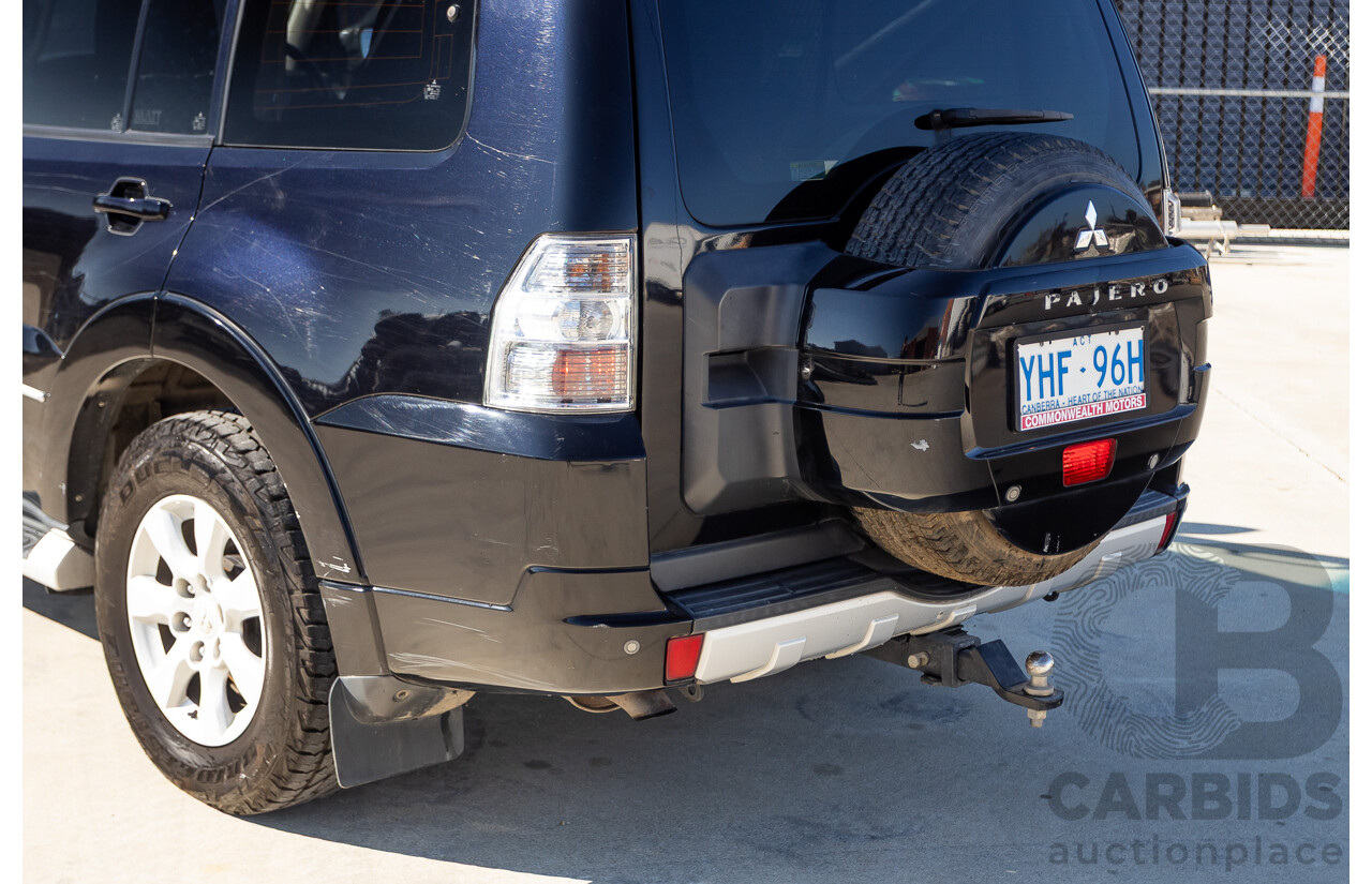 9/2010 Mitsubishi Pajero Platinum Edition NT MY10 4d Wagon Pearl Black Turbo Diesel 3.2L - 7 Seats