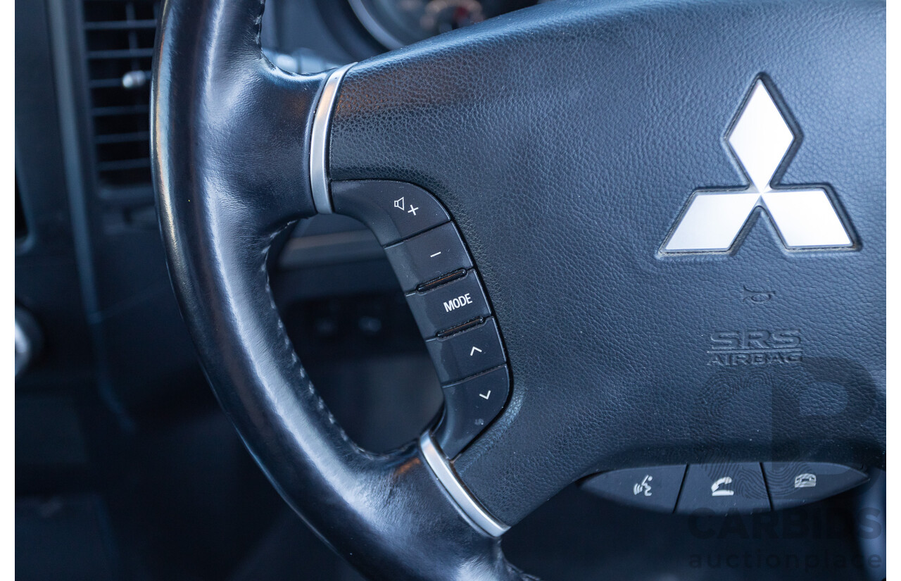 9/2010 Mitsubishi Pajero Platinum Edition NT MY10 4d Wagon Pearl Black Turbo Diesel 3.2L - 7 Seats