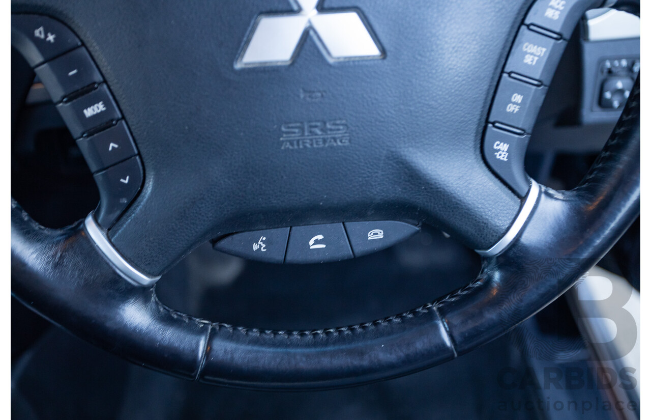 9/2010 Mitsubishi Pajero Platinum Edition NT MY10 4d Wagon Pearl Black Turbo Diesel 3.2L - 7 Seats