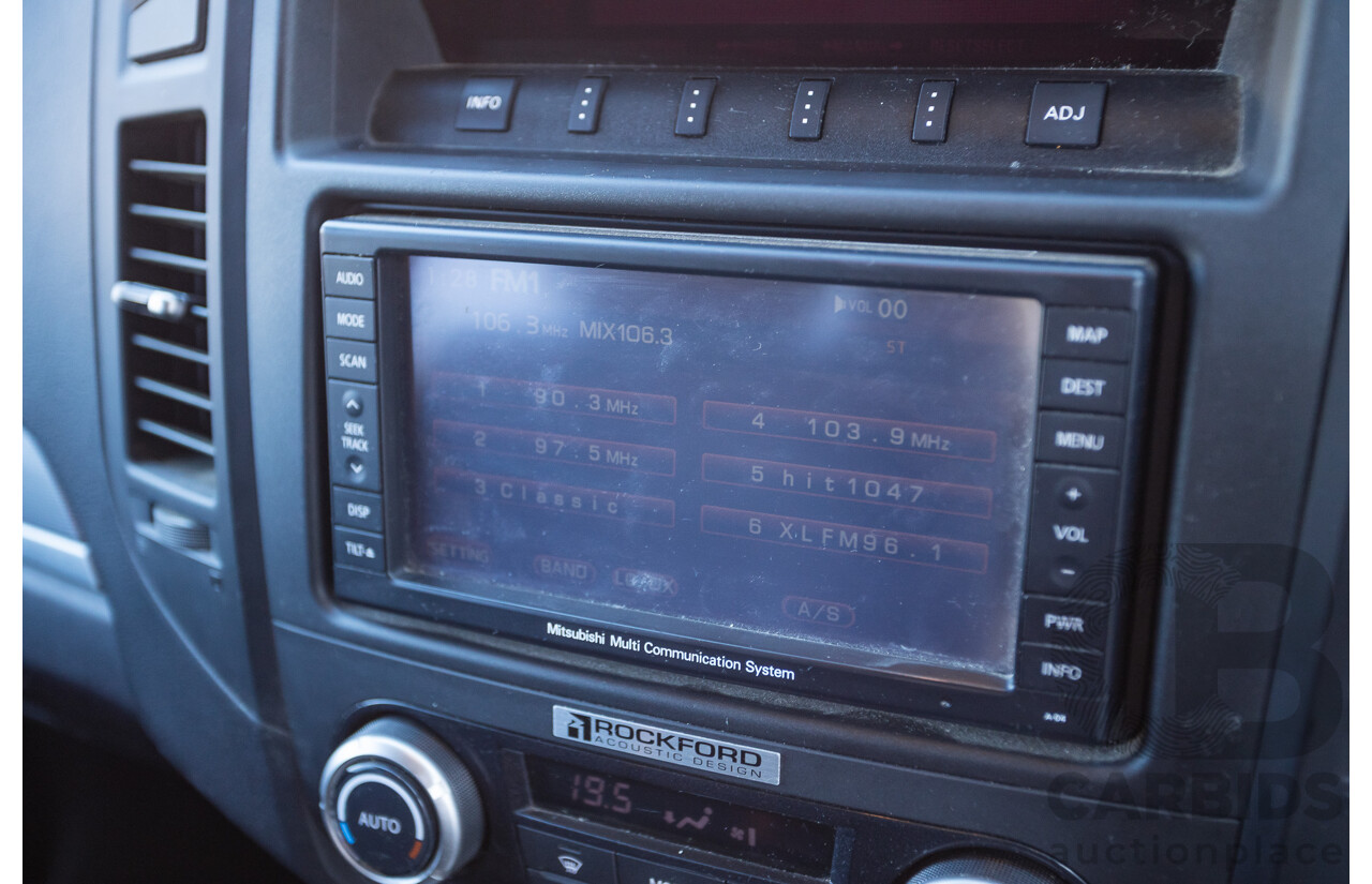 9/2010 Mitsubishi Pajero Platinum Edition NT MY10 4d Wagon Pearl Black Turbo Diesel 3.2L - 7 Seats