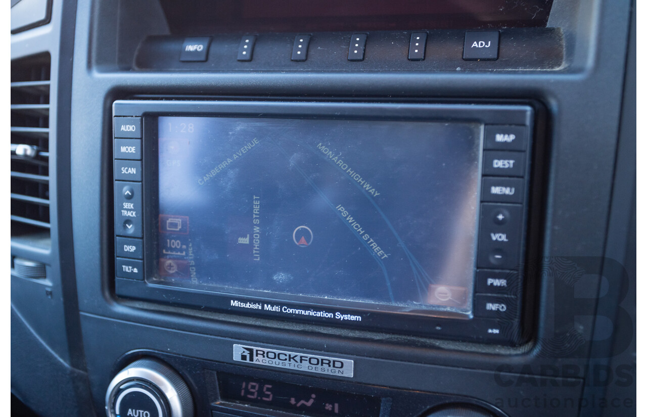 9/2010 Mitsubishi Pajero Platinum Edition NT MY10 4d Wagon Pearl Black Turbo Diesel 3.2L - 7 Seats