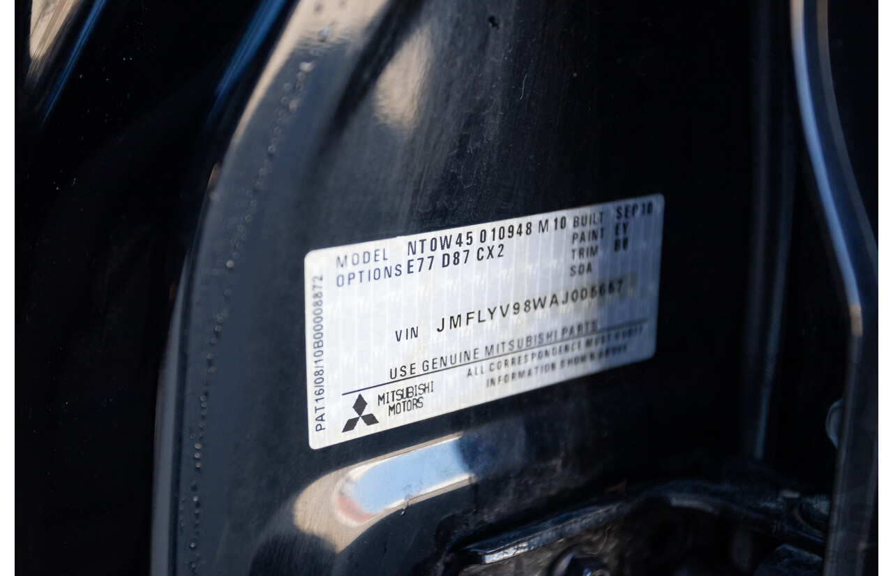 9/2010 Mitsubishi Pajero Platinum Edition NT MY10 4d Wagon Pearl Black Turbo Diesel 3.2L - 7 Seats