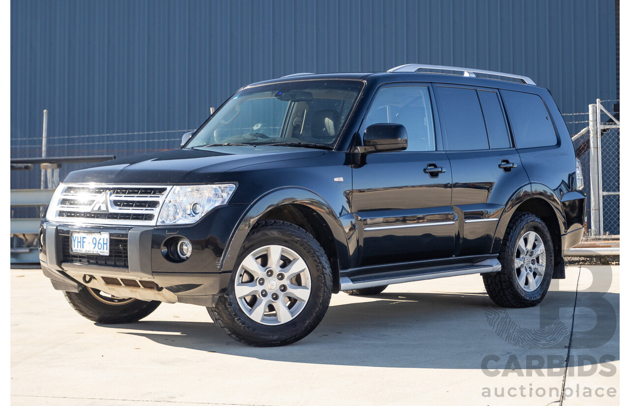 9/2010 Mitsubishi Pajero Platinum Edition NT MY10 4d Wagon Pearl Black Turbo Diesel 3.2L - 7 Seats