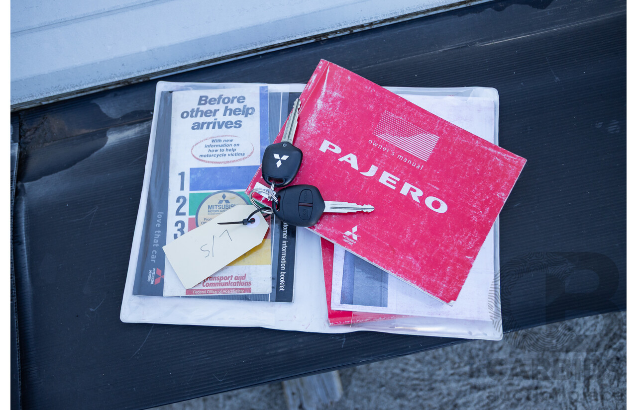 9/2010 Mitsubishi Pajero Platinum Edition NT MY10 4d Wagon Pearl Black Turbo Diesel 3.2L - 7 Seats