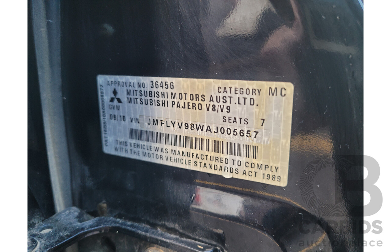 9/2010 Mitsubishi Pajero Platinum Edition NT MY10 4d Wagon Pearl Black Turbo Diesel 3.2L - 7 Seats