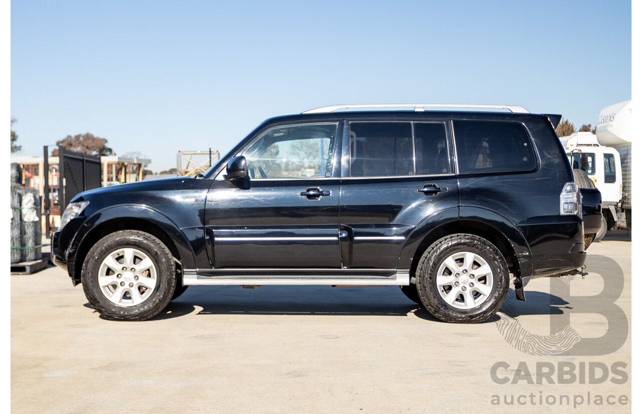 9/2010 Mitsubishi Pajero Platinum Edition NT MY10 4d Wagon Pearl Black Turbo Diesel 3.2L - 7 Seats