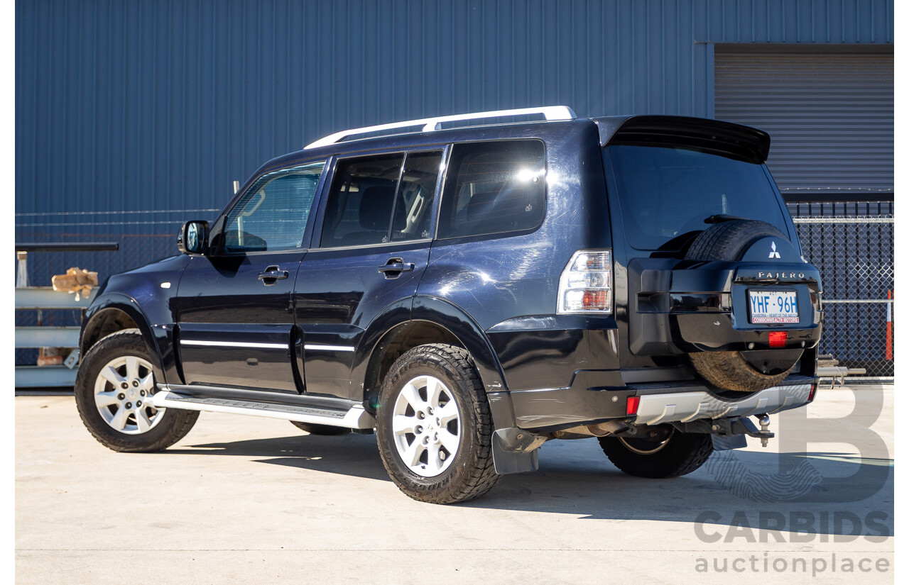 9/2010 Mitsubishi Pajero Platinum Edition NT MY10 4d Wagon Pearl Black Turbo Diesel 3.2L - 7 Seats