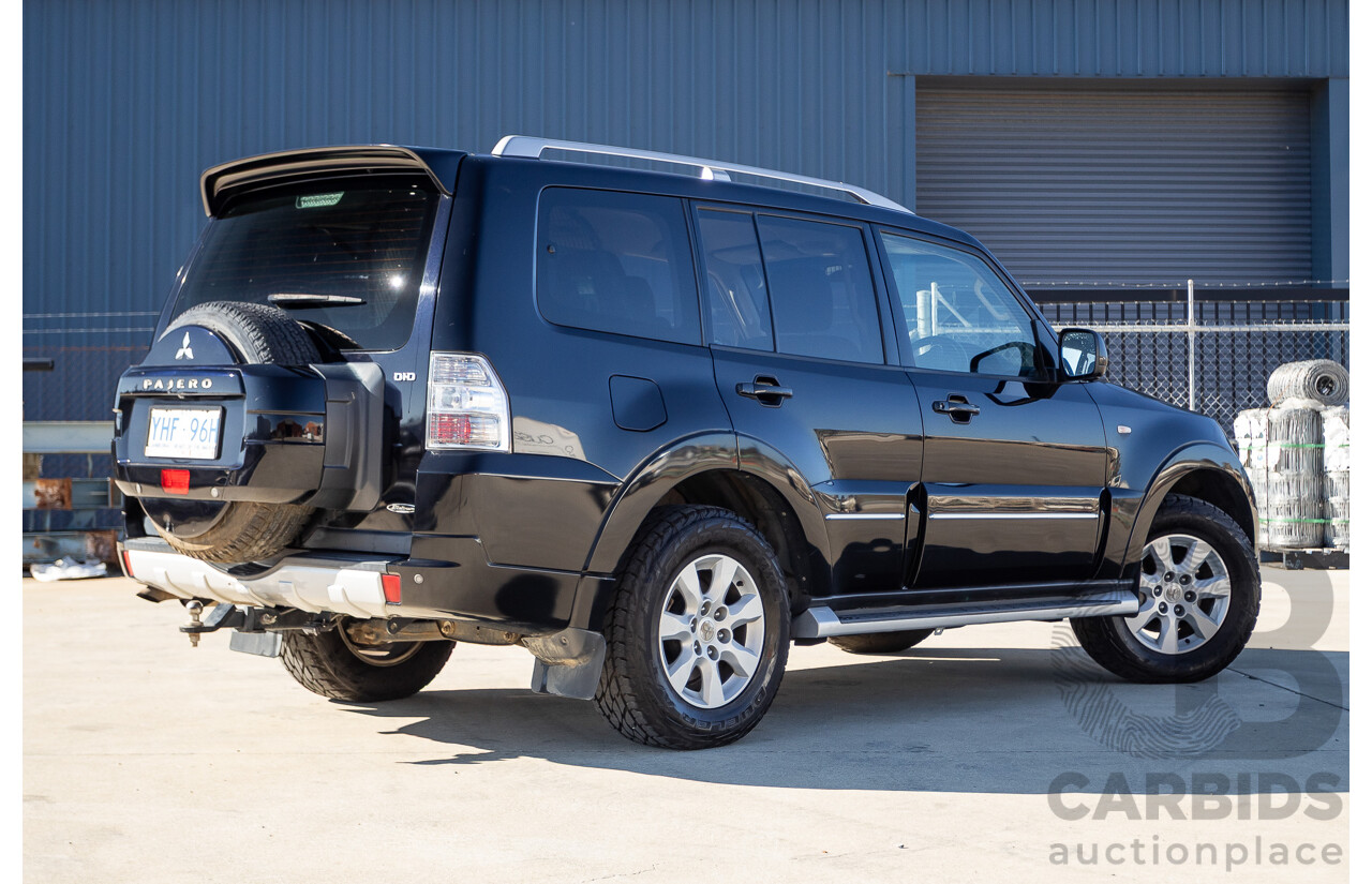 9/2010 Mitsubishi Pajero Platinum Edition NT MY10 4d Wagon Pearl Black Turbo Diesel 3.2L - 7 Seats