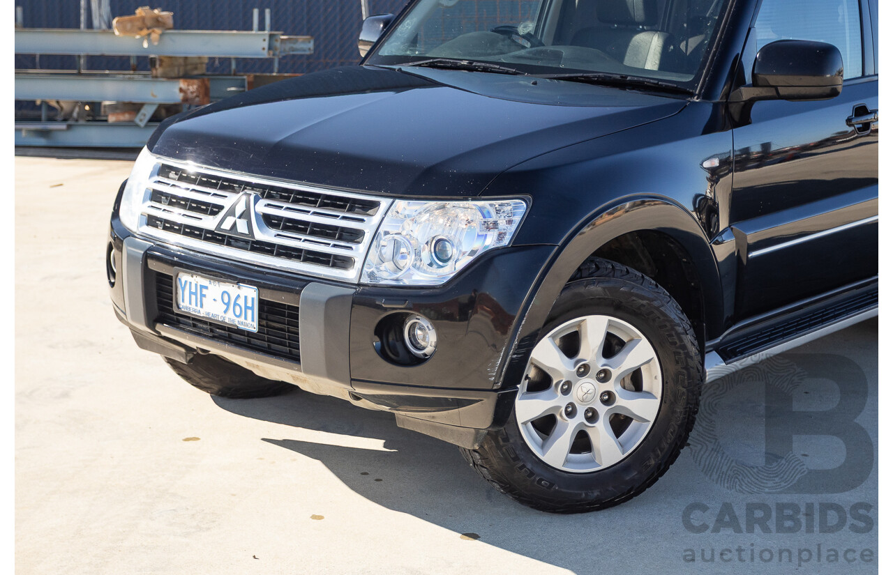 9/2010 Mitsubishi Pajero Platinum Edition NT MY10 4d Wagon Pearl Black Turbo Diesel 3.2L - 7 Seats