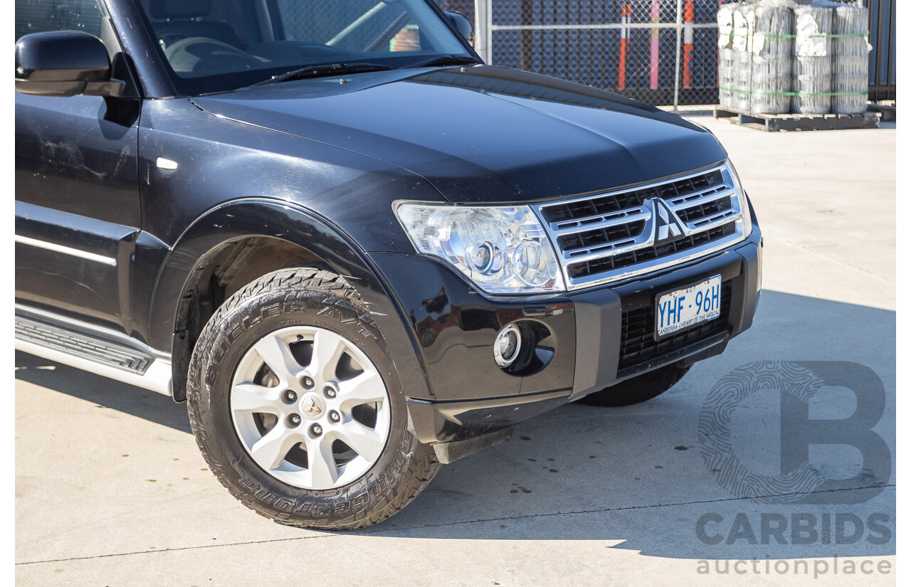 9/2010 Mitsubishi Pajero Platinum Edition NT MY10 4d Wagon Pearl Black Turbo Diesel 3.2L - 7 Seats