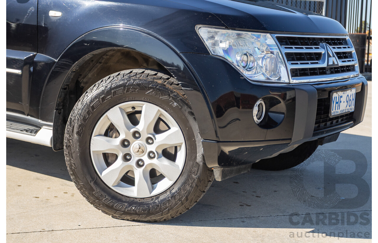 9/2010 Mitsubishi Pajero Platinum Edition NT MY10 4d Wagon Pearl Black Turbo Diesel 3.2L - 7 Seats