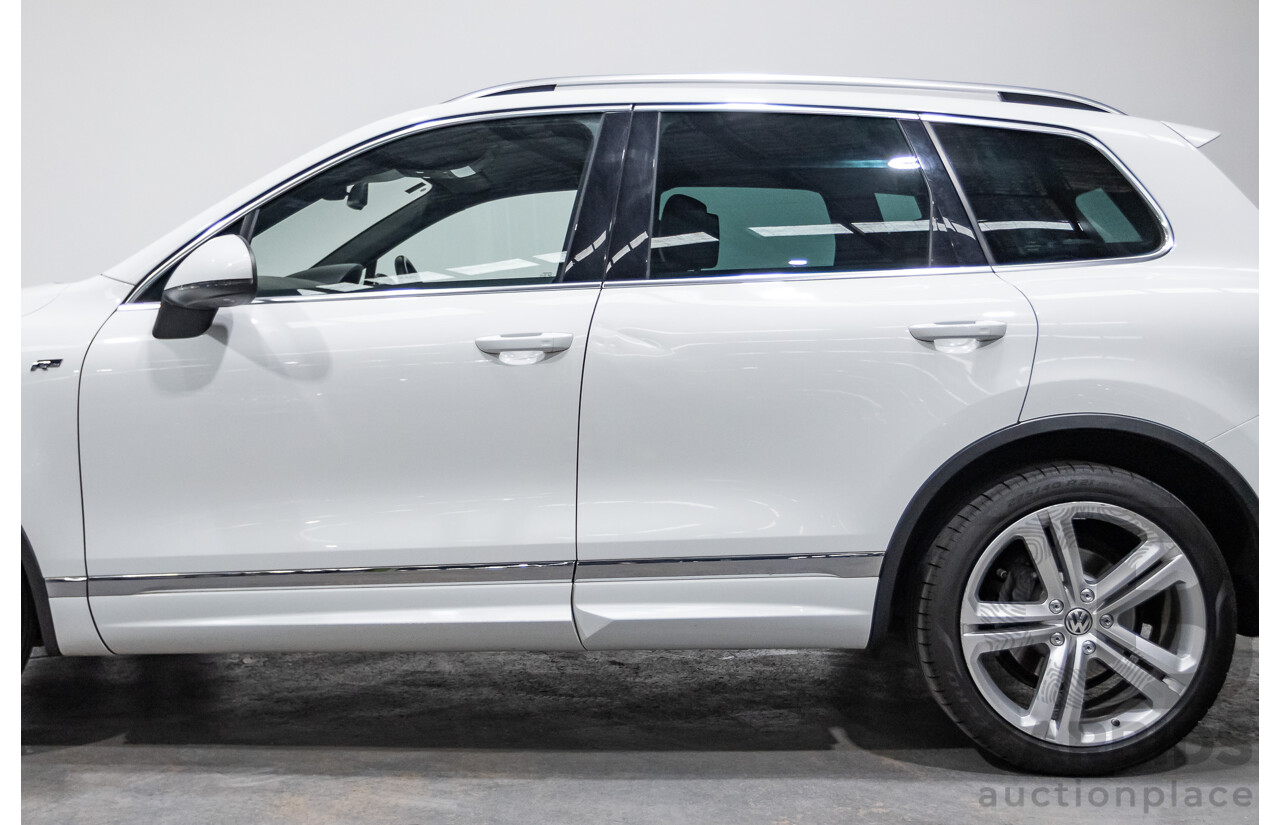 07/2014 Volkswagen Touareg V8 TDI R-LINE (AWD) 7P MY14 4D Wagon Pure White Turbo Diesel 4.1L