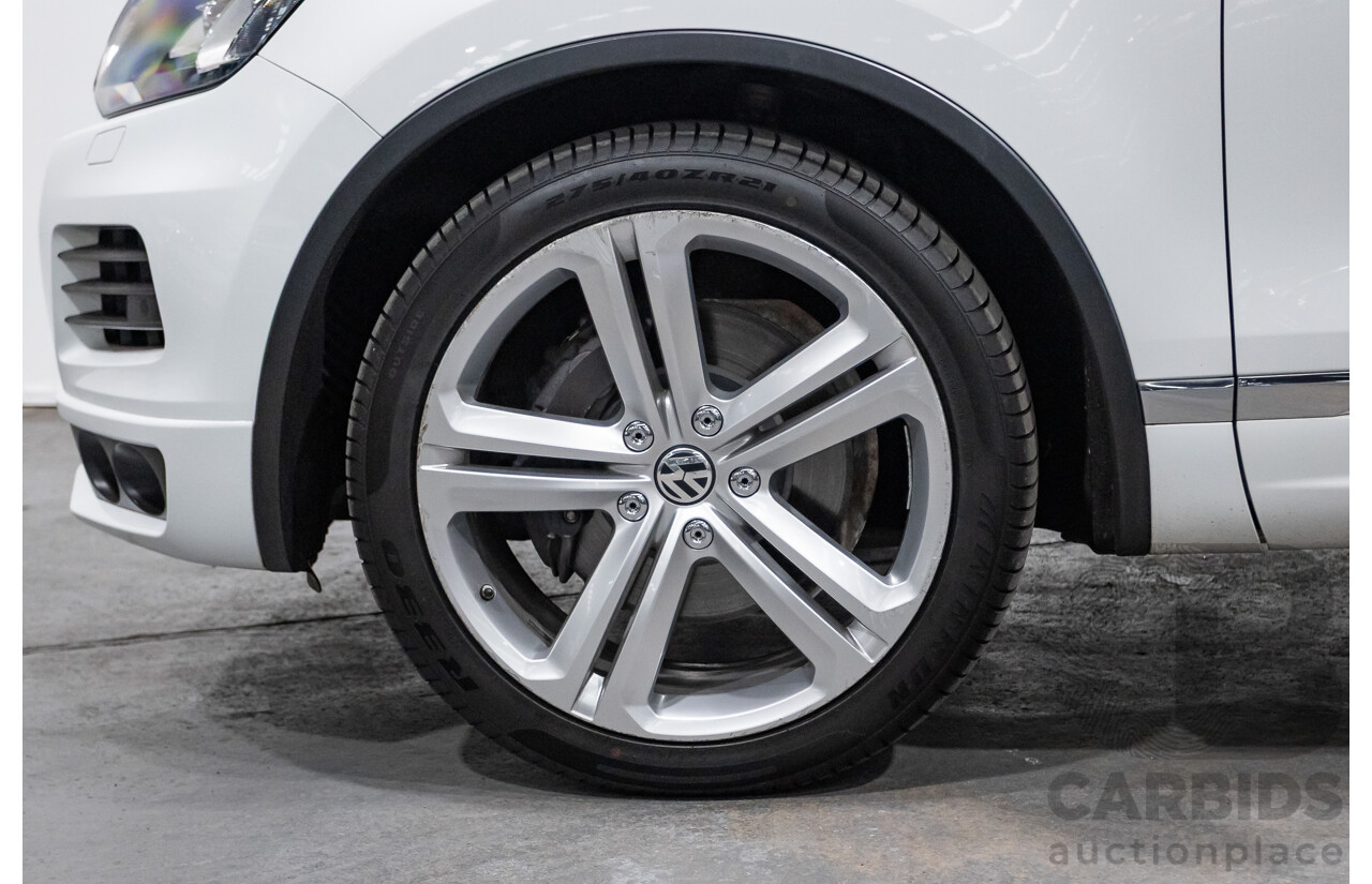 07/2014 Volkswagen Touareg V8 TDI R-LINE (AWD) 7P MY14 4D Wagon Pure White Turbo Diesel 4.1L
