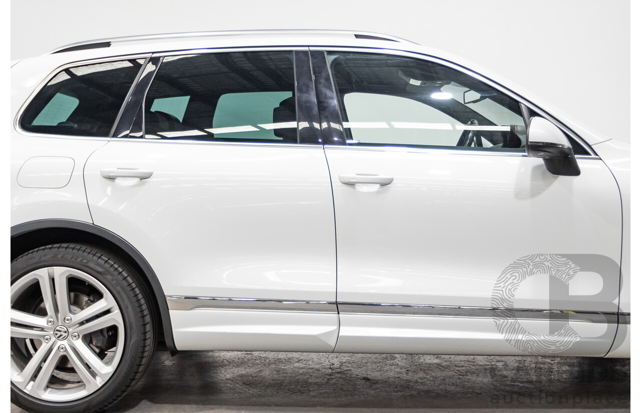 07/2014 Volkswagen Touareg V8 TDI R-LINE (AWD) 7P MY14 4D Wagon Pure White Turbo Diesel 4.1L