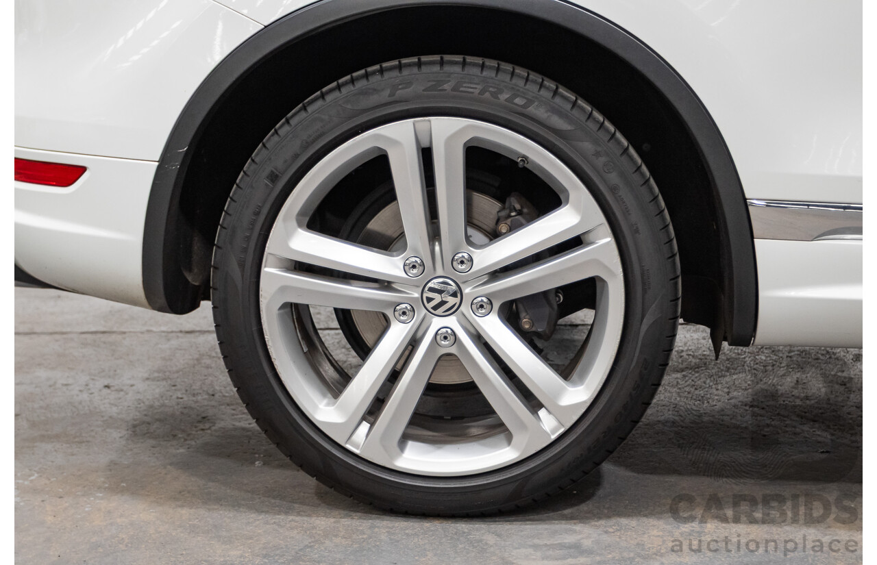 07/2014 Volkswagen Touareg V8 TDI R-LINE (AWD) 7P MY14 4D Wagon Pure White Turbo Diesel 4.1L