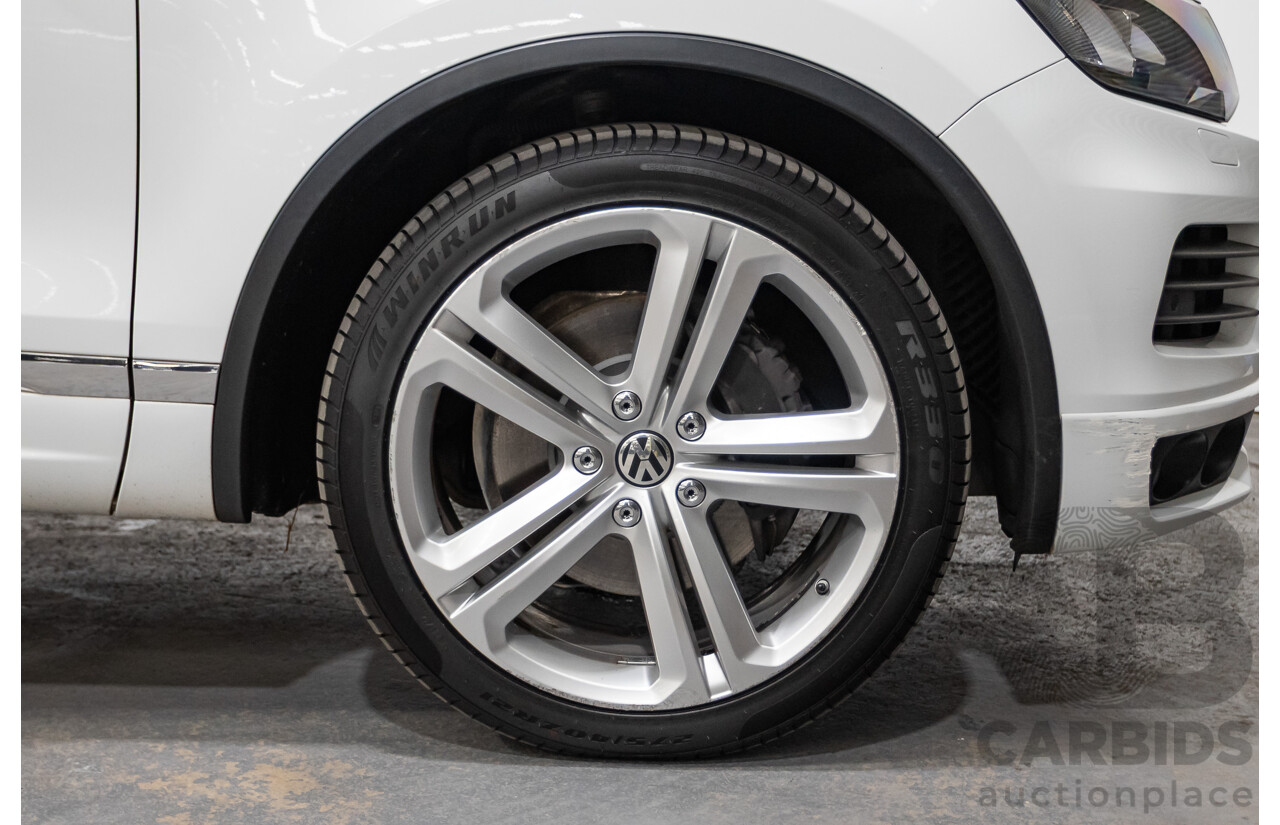 07/2014 Volkswagen Touareg V8 TDI R-LINE (AWD) 7P MY14 4D Wagon Pure White Turbo Diesel 4.1L