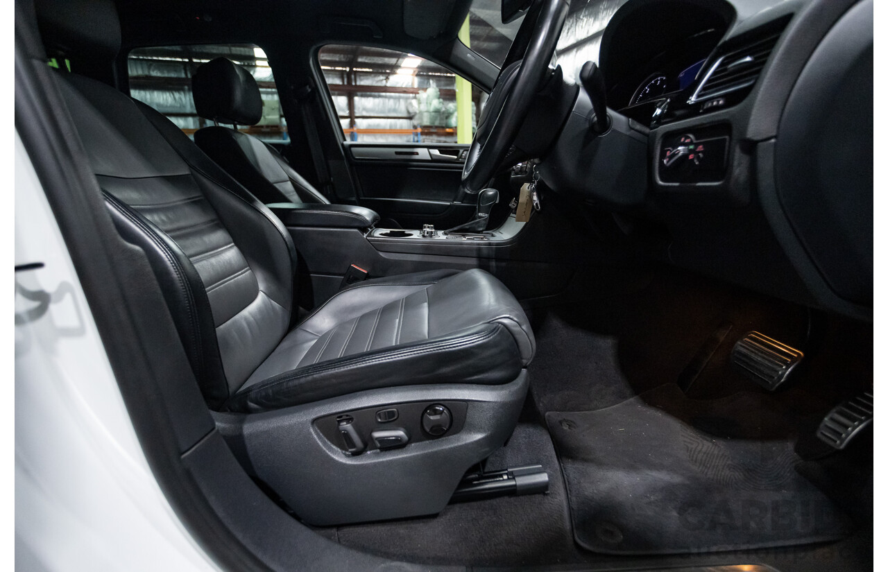 07/2014 Volkswagen Touareg V8 TDI R-LINE (AWD) 7P MY14 4D Wagon Pure White Turbo Diesel 4.1L