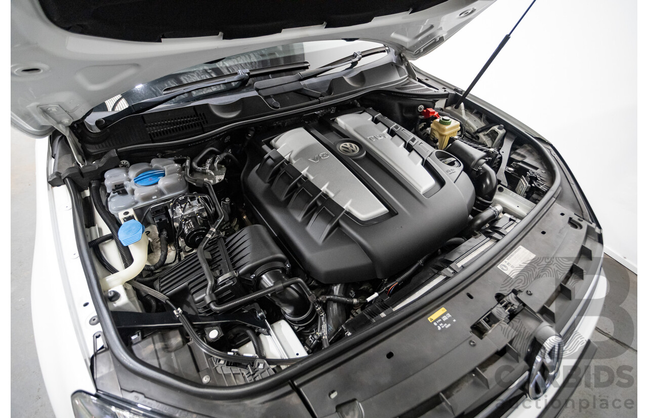 07/2014 Volkswagen Touareg V8 TDI R-LINE (AWD) 7P MY14 4D Wagon Pure White Turbo Diesel 4.1L