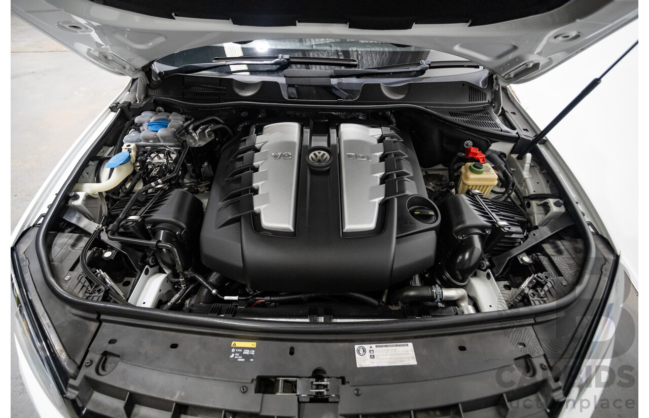 07/2014 Volkswagen Touareg V8 TDI R-LINE (AWD) 7P MY14 4D Wagon Pure White Turbo Diesel 4.1L