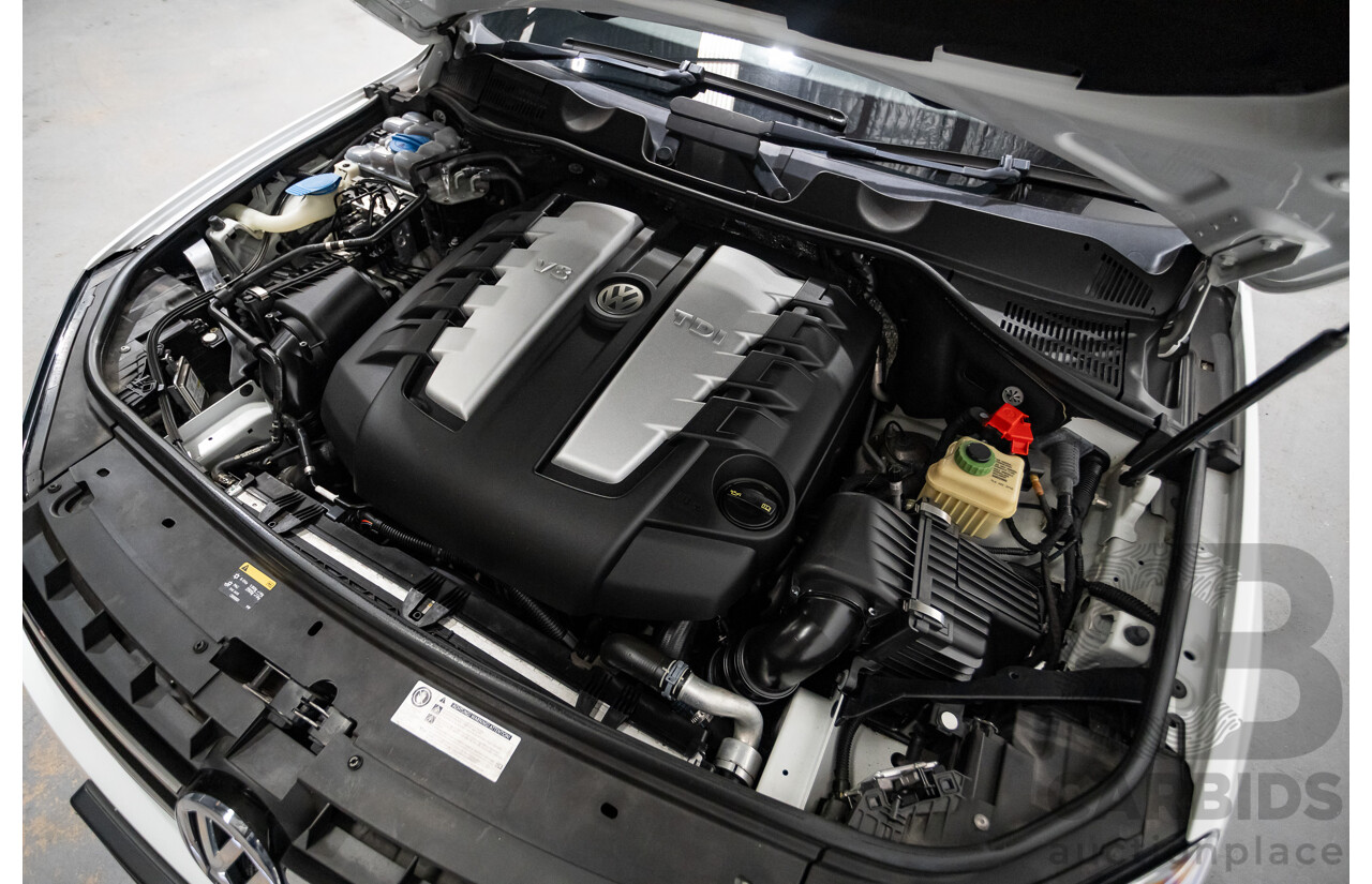 07/2014 Volkswagen Touareg V8 TDI R-LINE (AWD) 7P MY14 4D Wagon Pure White Turbo Diesel 4.1L