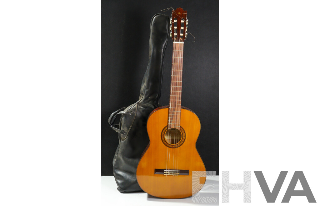 Yamaha G225A Acoustic Guitar in Soft Case