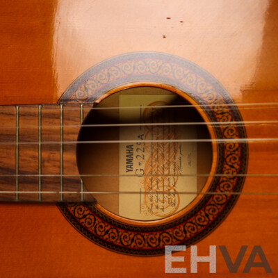 Yamaha G225A Acoustic Guitar in Soft Case