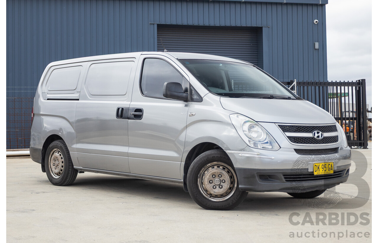 8/2011 Hyundai iLoad TQ MY11 4d Van Hyper Silver Metallic Turbo Diesel 2.5L