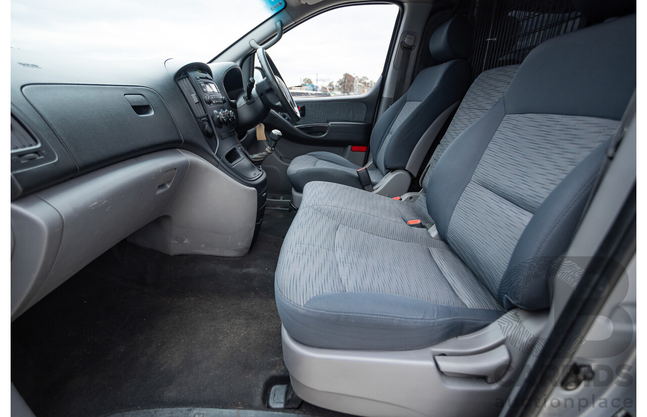 8/2011 Hyundai iLoad TQ MY11 4d Van Hyper Silver Metallic Turbo Diesel 2.5L