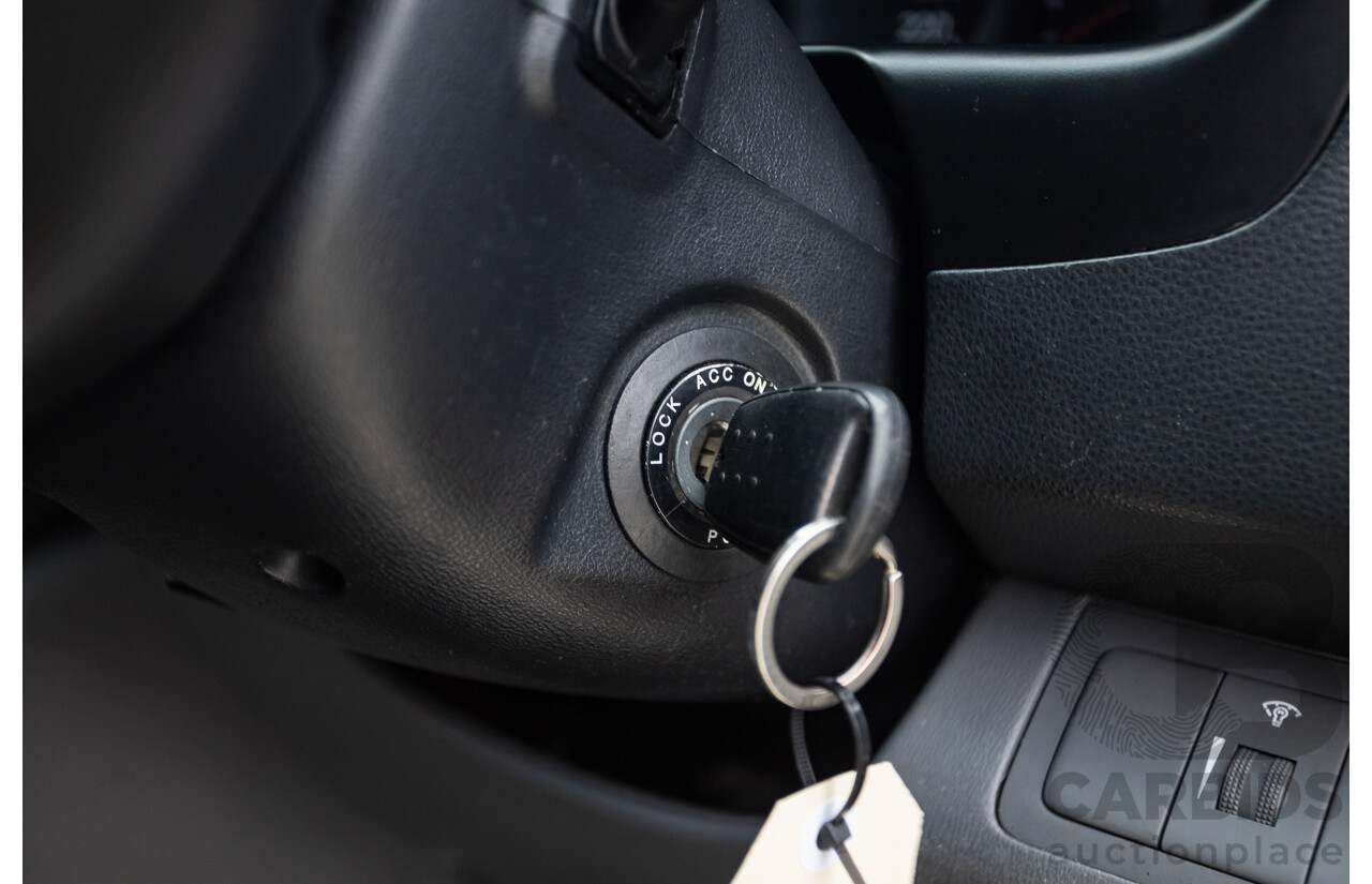 8/2011 Hyundai iLoad TQ MY11 4d Van Hyper Silver Metallic Turbo Diesel 2.5L