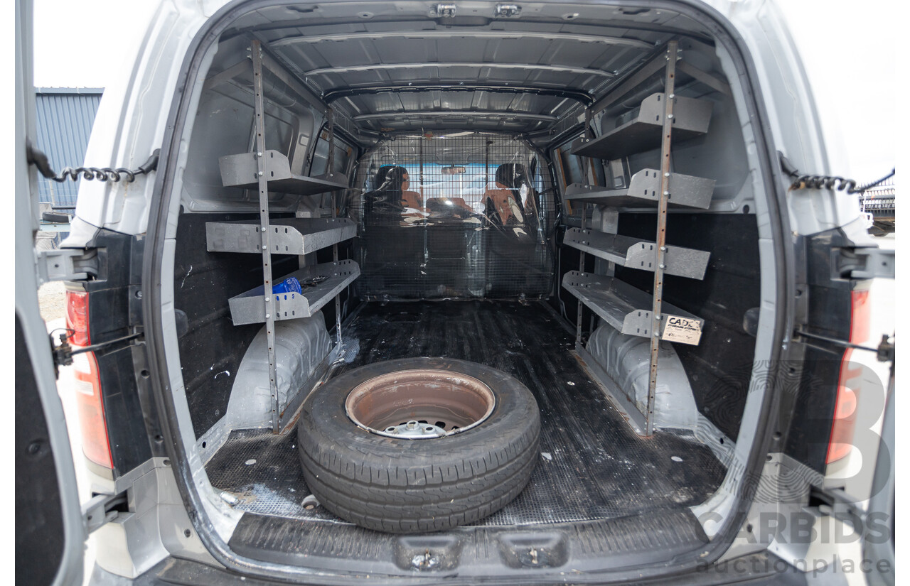 8/2011 Hyundai iLoad TQ MY11 4d Van Hyper Silver Metallic Turbo Diesel 2.5L