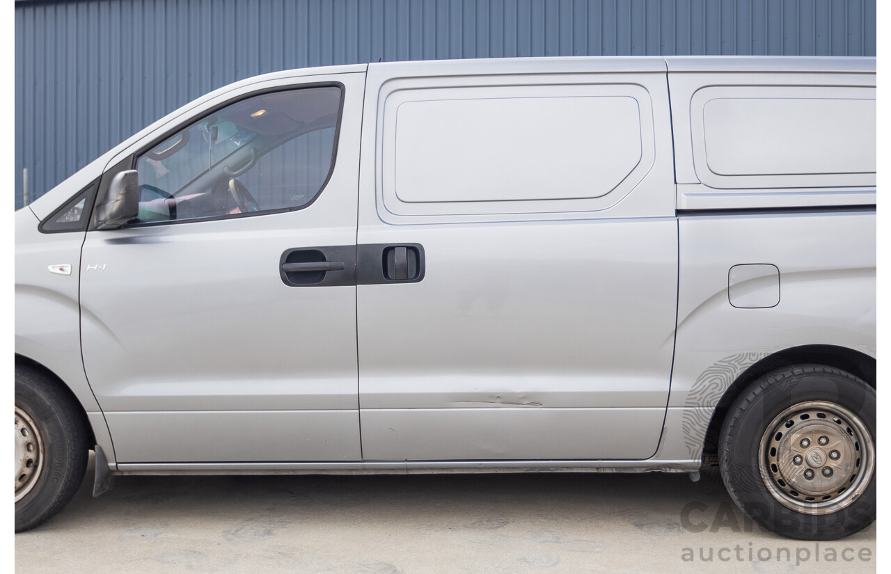 8/2011 Hyundai iLoad TQ MY11 4d Van Hyper Silver Metallic Turbo Diesel 2.5L