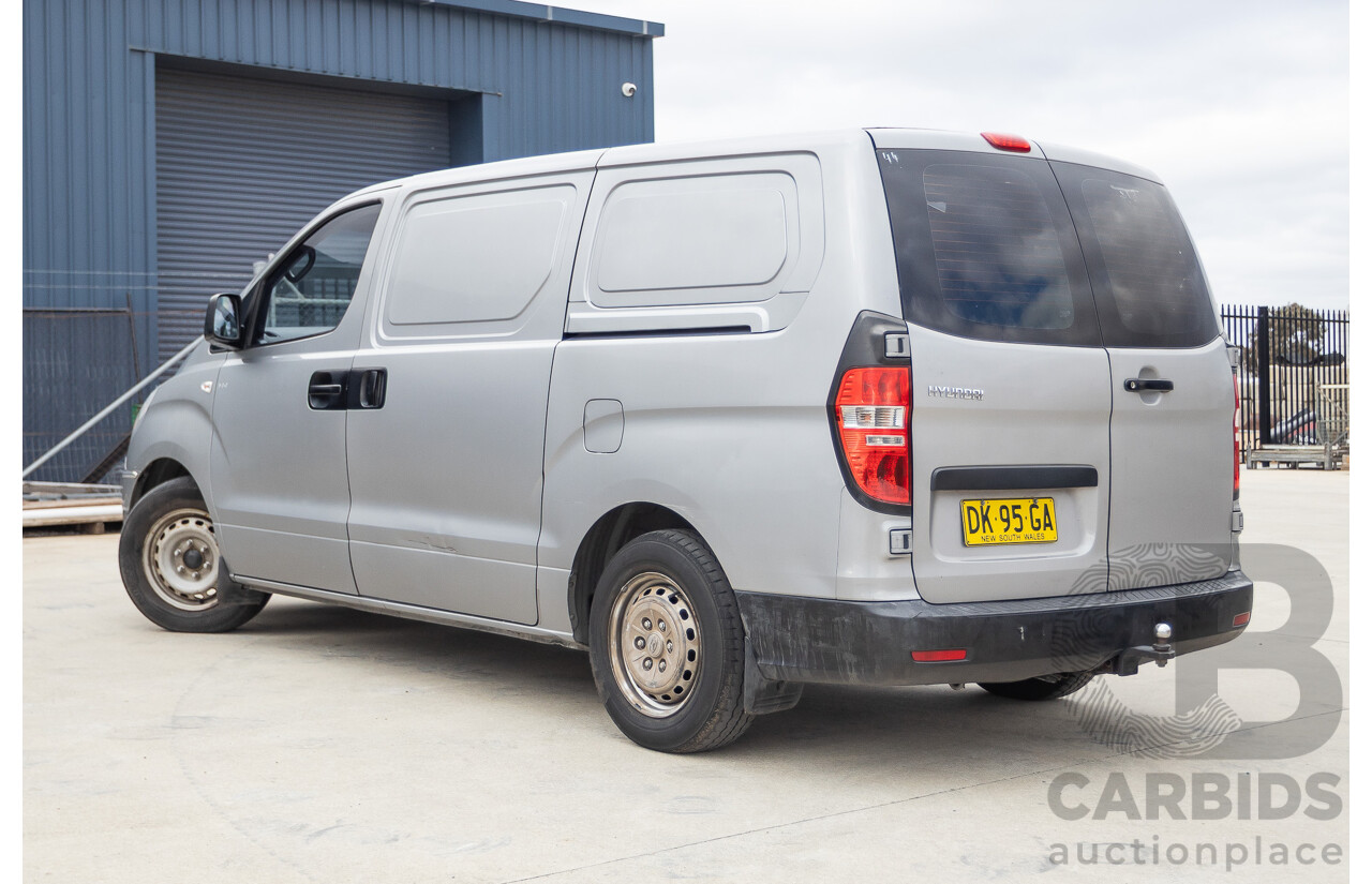 8/2011 Hyundai iLoad TQ MY11 4d Van Hyper Silver Metallic Turbo Diesel 2.5L