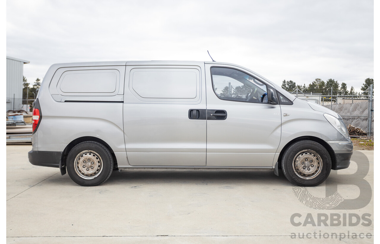 8/2011 Hyundai iLoad TQ MY11 4d Van Hyper Silver Metallic Turbo Diesel 2.5L