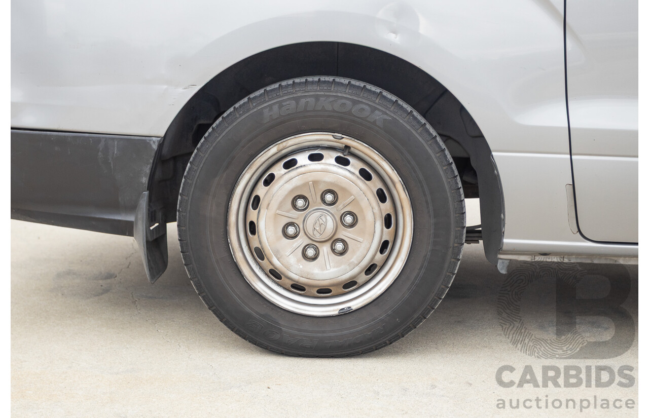 8/2011 Hyundai iLoad TQ MY11 4d Van Hyper Silver Metallic Turbo Diesel 2.5L