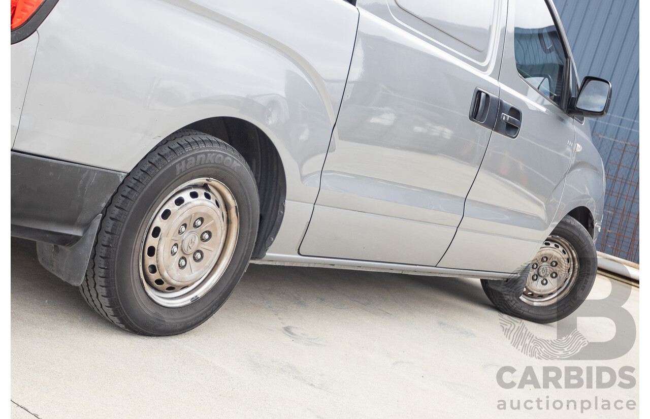 8/2011 Hyundai iLoad TQ MY11 4d Van Hyper Silver Metallic Turbo Diesel 2.5L