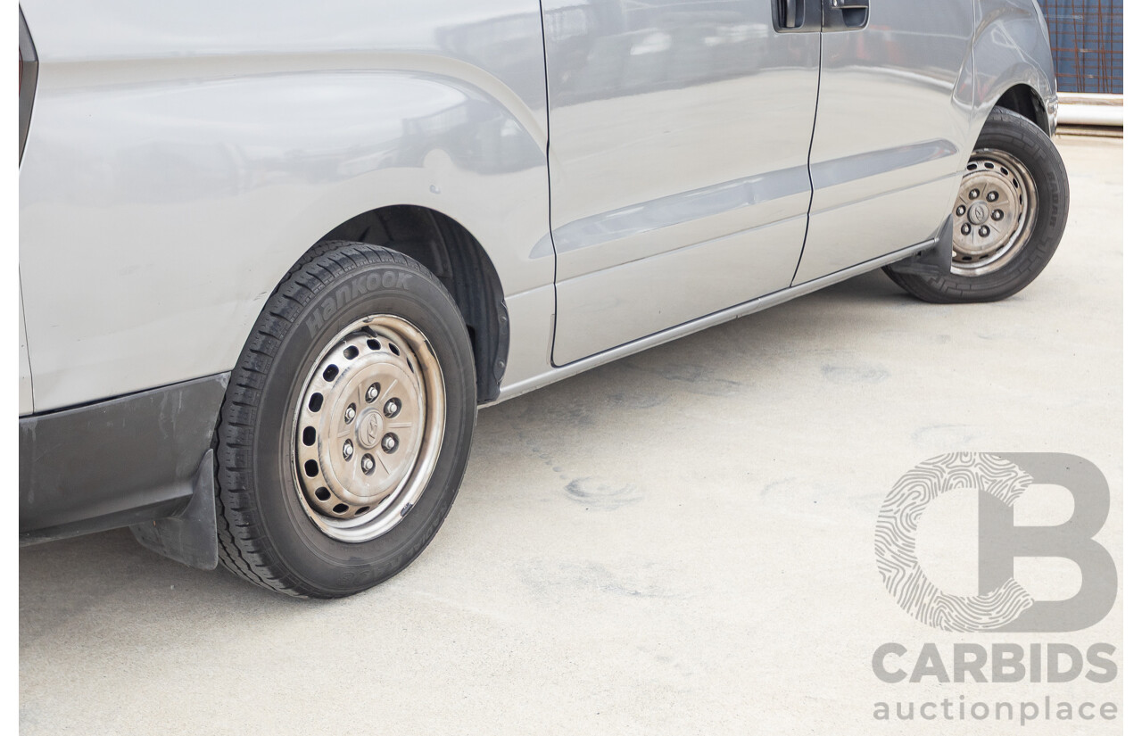 8/2011 Hyundai iLoad TQ MY11 4d Van Hyper Silver Metallic Turbo Diesel 2.5L